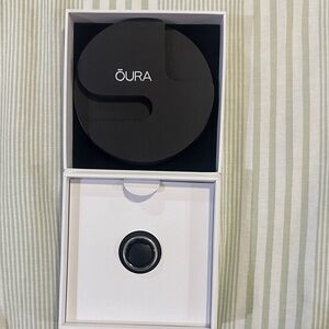 Oura Ring size 8 silver Gen 3 gently used